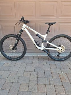 SPECIALIZED STUMPJUMPER 15 FULL SUSPENSION 29 ER ( S5 XL ) LIKE BRAND NEW