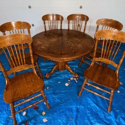 Solid Oak Round Pedestal Table W/Leaf 