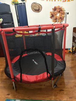 55" Trampoline for Kids Toddler Recreational Trampoline w/ Safety Enclosure Net