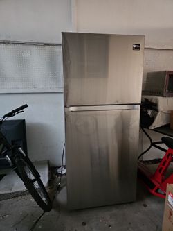 Samsung  Stainless still Refrigerador  for Apaent or Garage in Very good Condicion