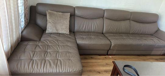 FREE Large L-Shaped Leather Sectional Sofa