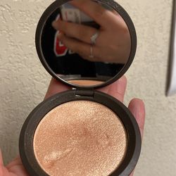 Becca Cosmetics Champagne Pop