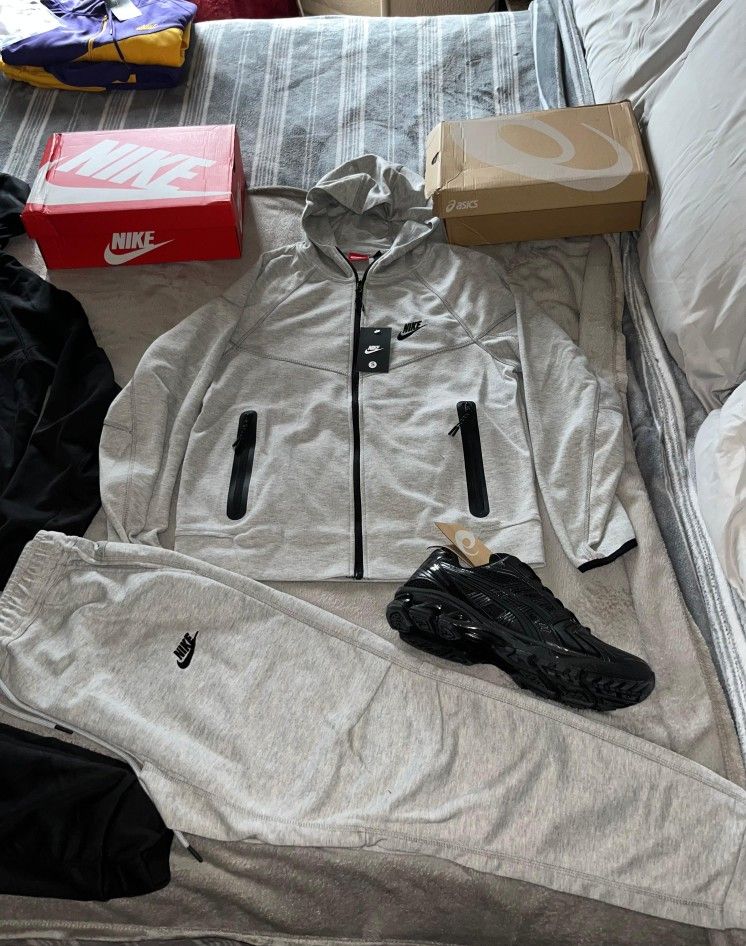 Nike Tech Set!! Size S to 4X