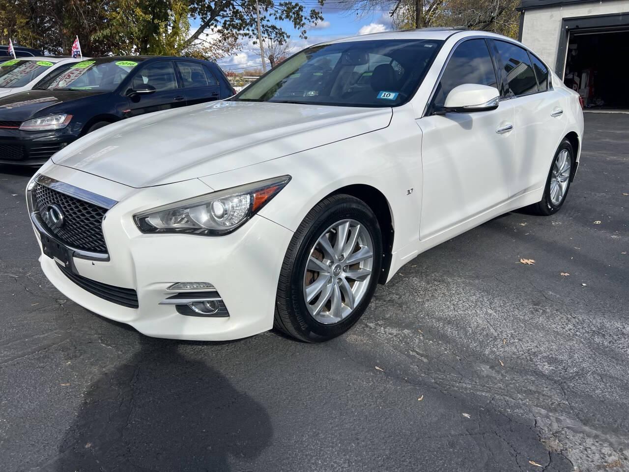 2015 INFINITI Q50