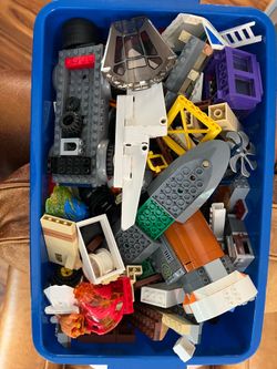 BIN OF LOOSE LEGO BLOCKS
