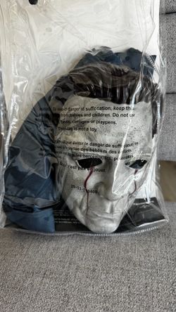 Micheal Myers’s Halloween costume youth small