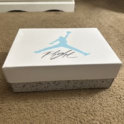 Jordan 4 Retro University Blue