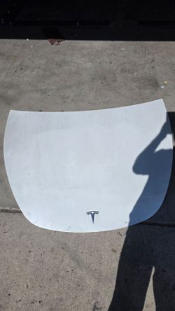 Hood tesla model Y 2023