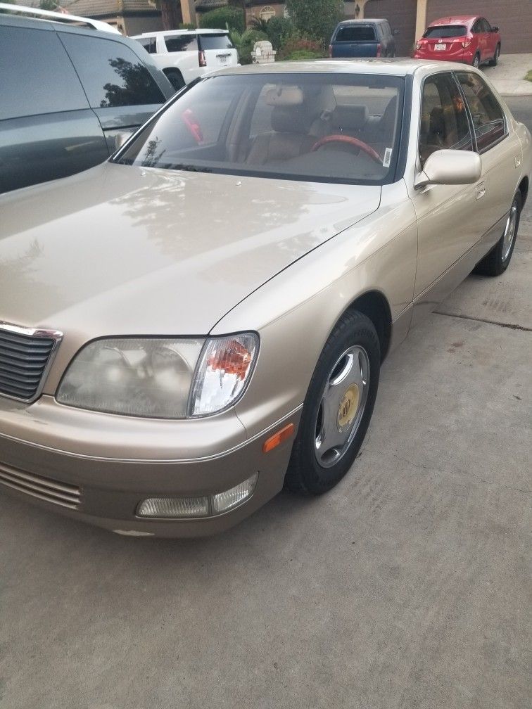 99 Lexis Tags Good 198067. Miles Runs Good Has A Oil Leak From the Timing Cover I'm Asking 2800