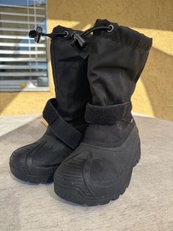 Snow boots