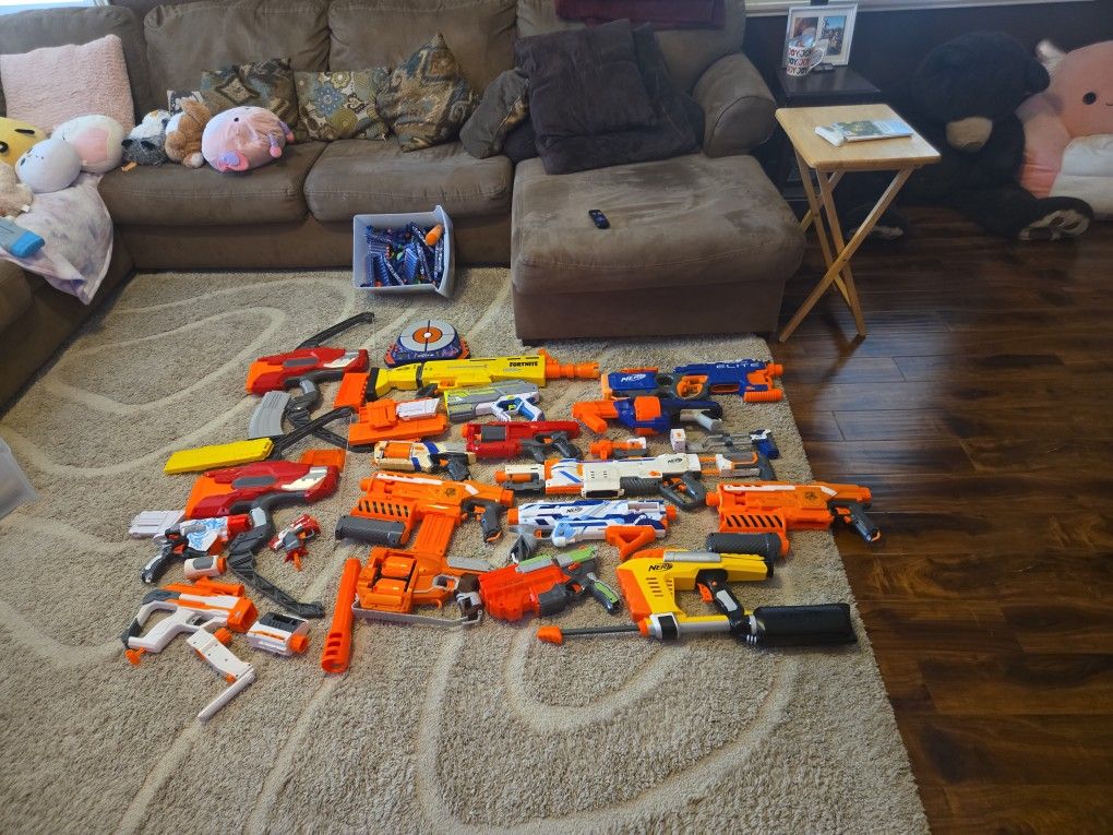 Large NERF GUN And Ammo Collection