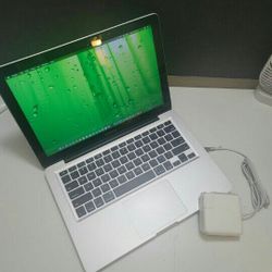 13" Macbook Pro Apple Working Great Intel Procesor  250gb Storage Os High Sierra,  Charger Included