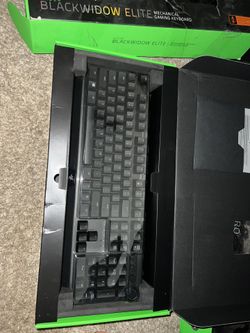 BLACKWIDOW RAZER KEYBOARD 