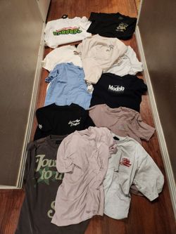 Lot of Young Mens Clothes (jeans, hoodies, t-shirts)