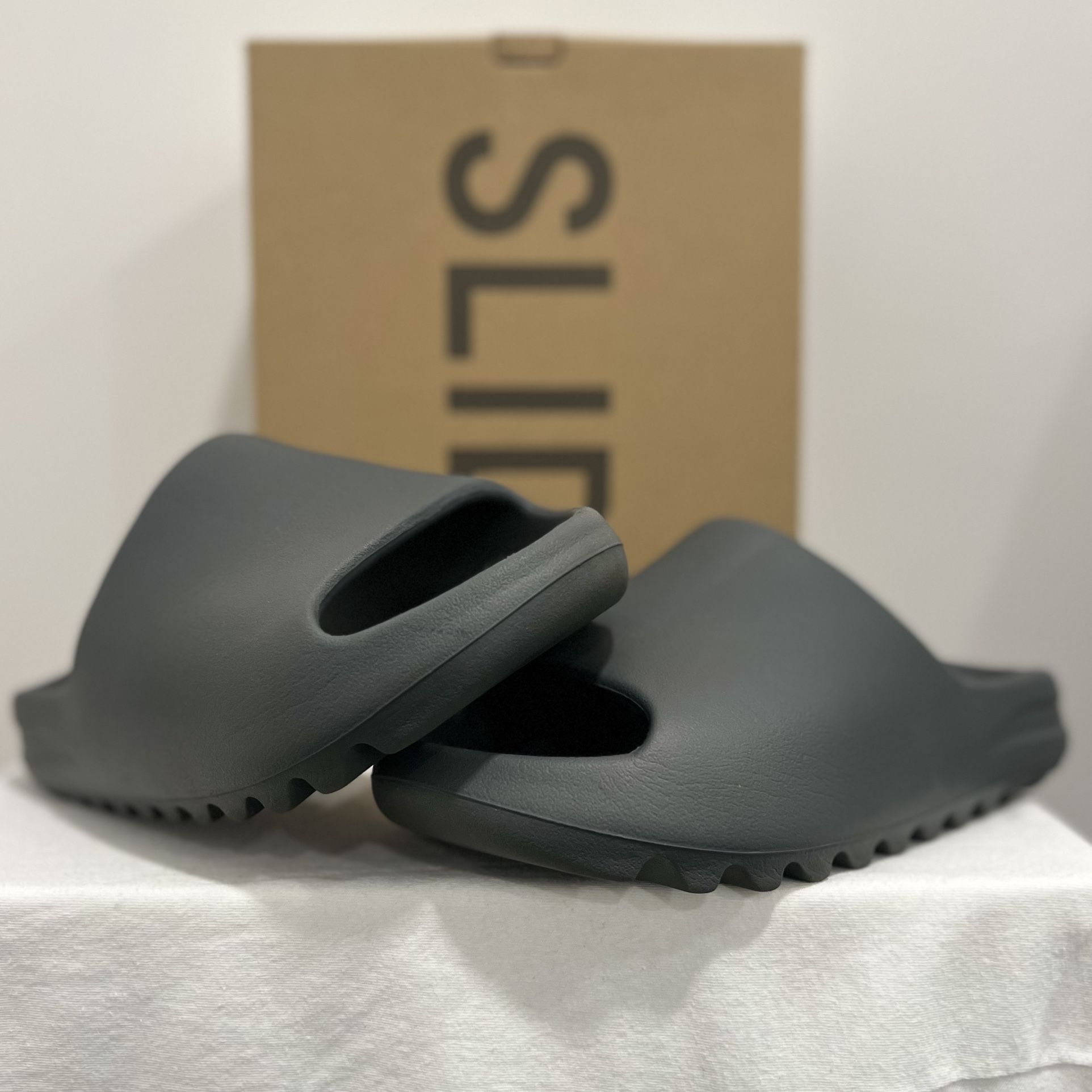 Adidas Yeezy Slide Slate Grey Size 10 