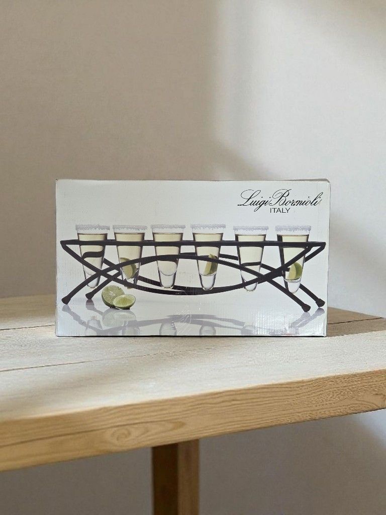 Luigi Bormioli Italy 7 Piece Shooter Set With Carrier  New In Box