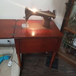 Sewing Machine A Good Condition It Works 200