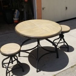 Round Patio Table
