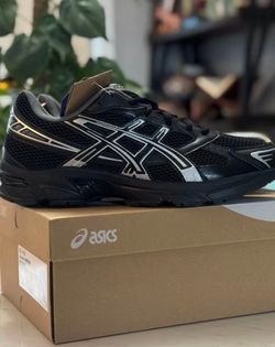 Black asics size 10.5