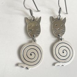Dangling Silver 🐈‍⬛ Cat Earrings 