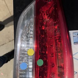 2011-2014 Toyota Sienna Inner Passenger Side Taillight