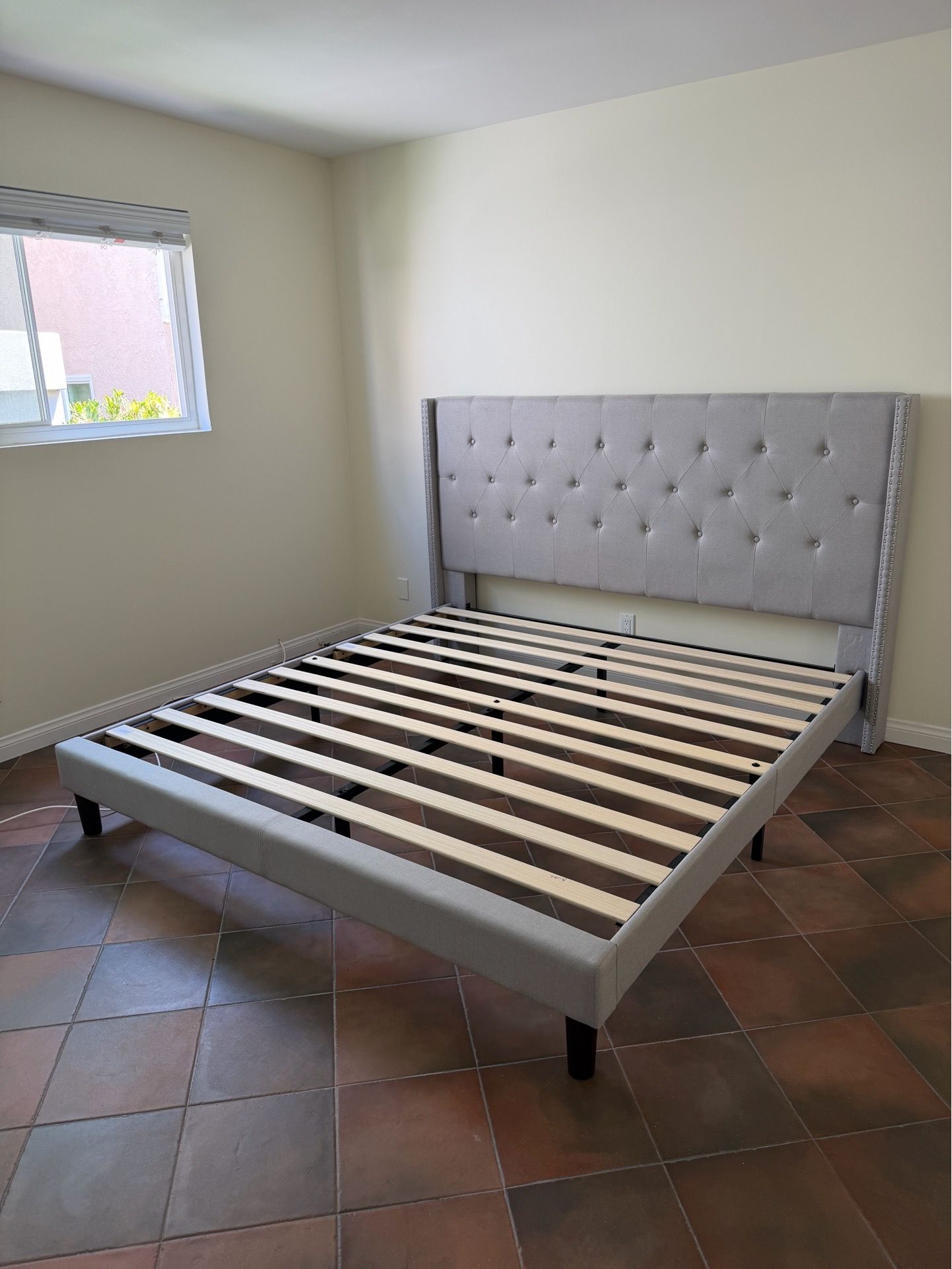 Zinus Annette King Bed Frame โ Brand New in Box