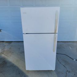 Frigidaire Over/Under Freezer/Refrigerator 