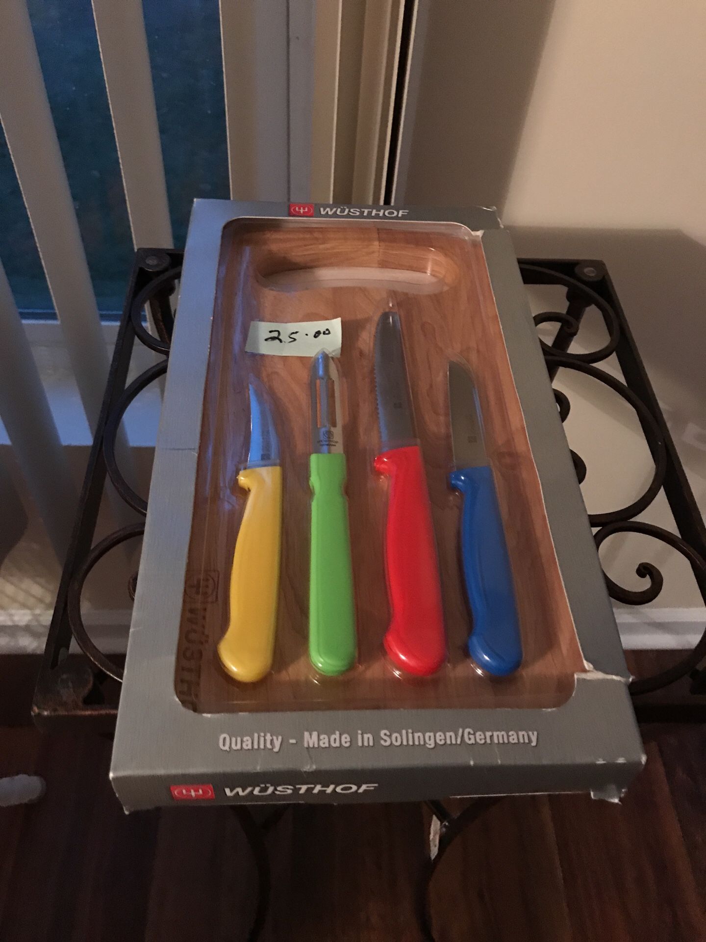 WUSTHHOF UTILITY SET with Cutting Board. Colorful and effective.