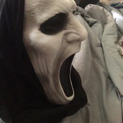 The Screamer Mask From Spirit Of Halloween 