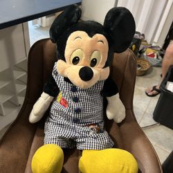 Beautiful Dolls For An Amazing Room