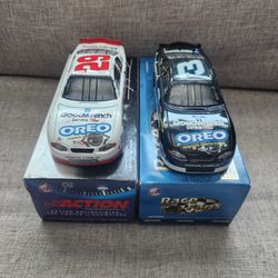 2 1:24 Goodwrench Oreo Diecast Race Cars