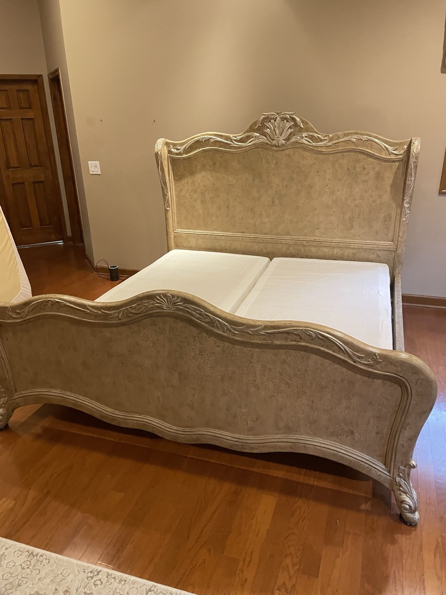 King Bed Frame (Delivery Service Available)
