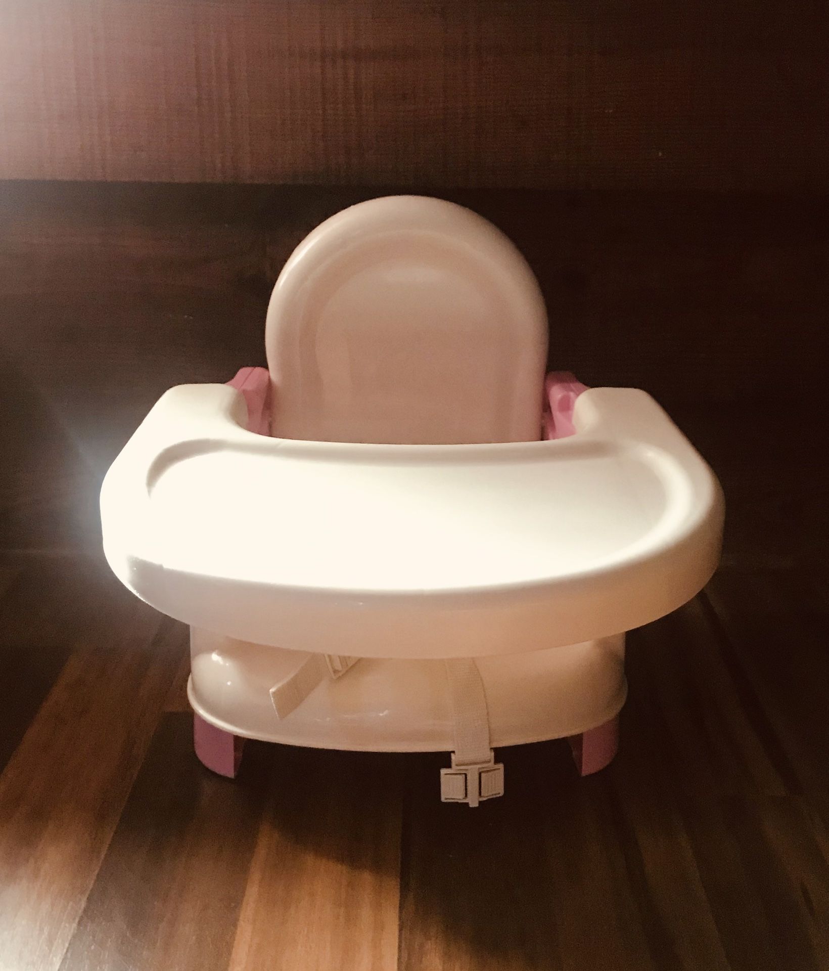 Collapsable feeding booster.