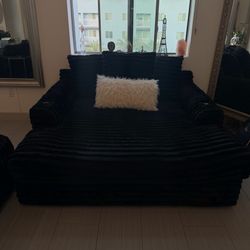 Beautiful Luxury Plush Sofa– Like New $380 OBO
