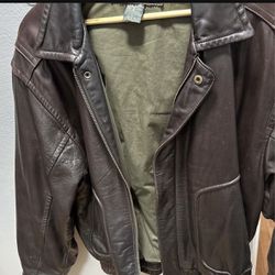 Jacket bomber size 46, heavy leather