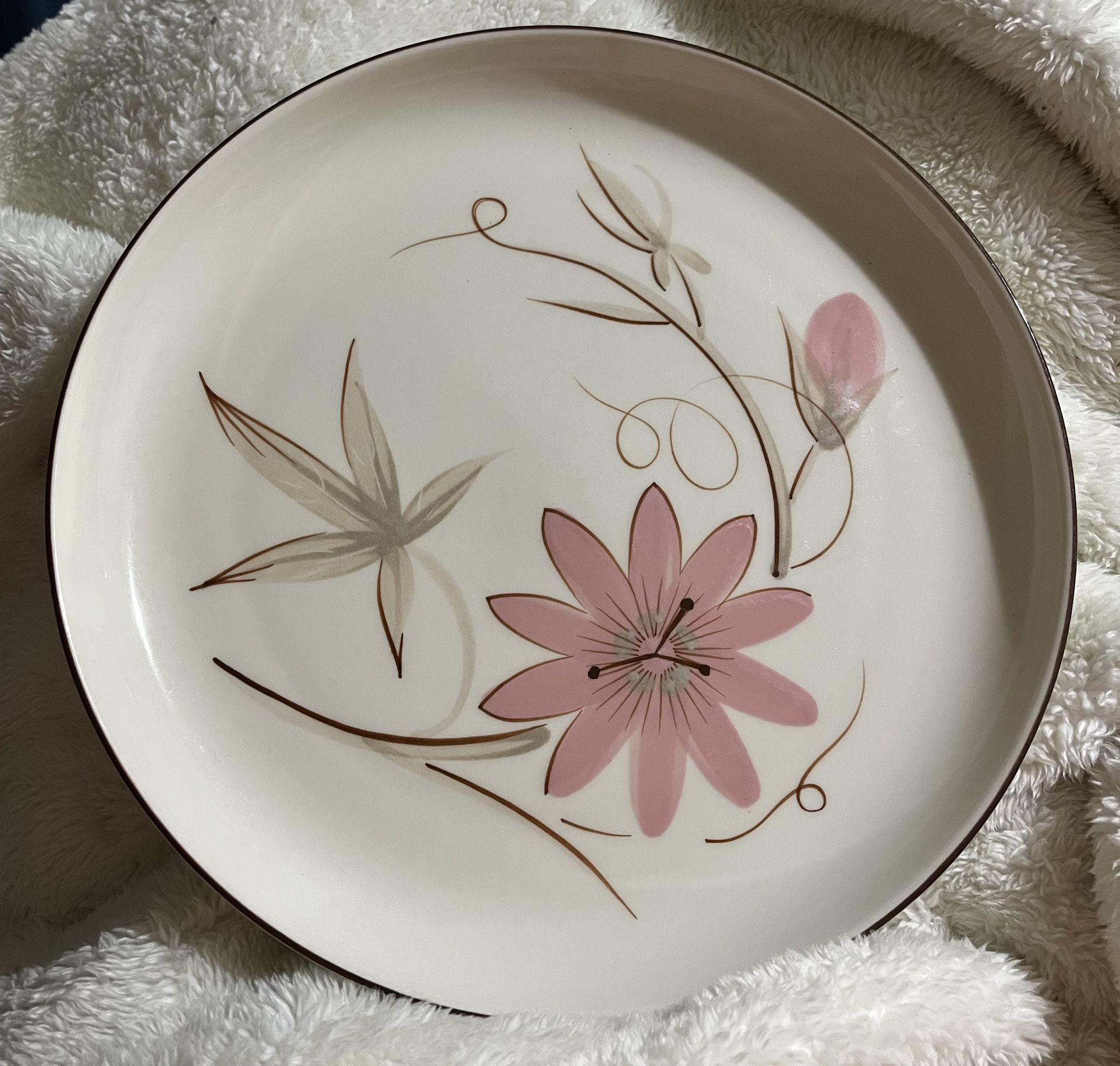 Winfield China Passion Flower dinner plates