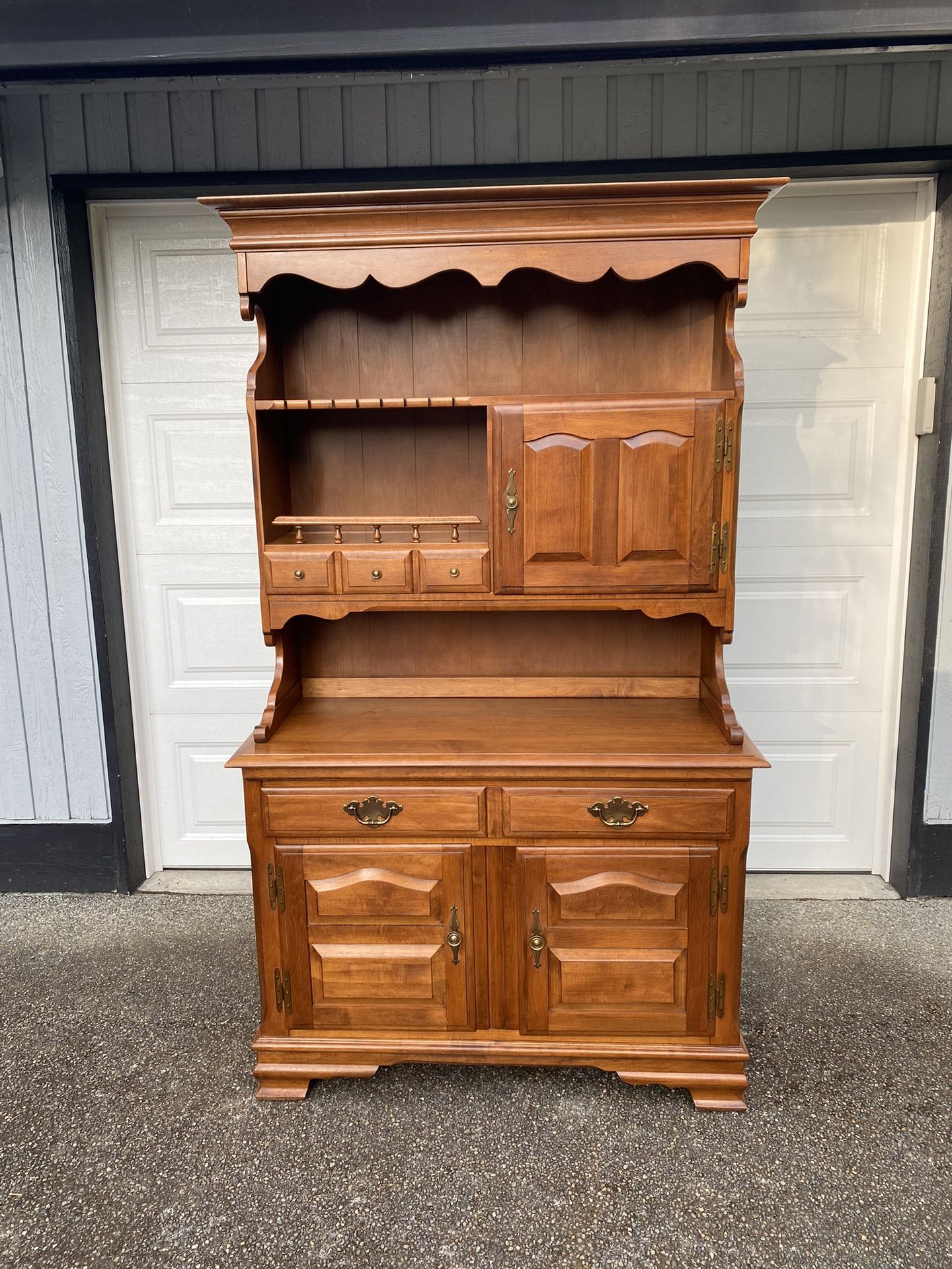Vintage Heywood Wakefield Hutch