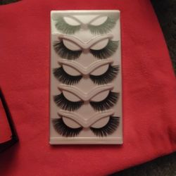 False Eyelashes 