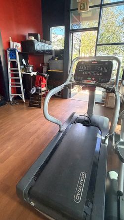 STAR TRAC TREADMILL