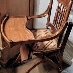VINTAGE ANTIQUE BABY HIGH CHAIR