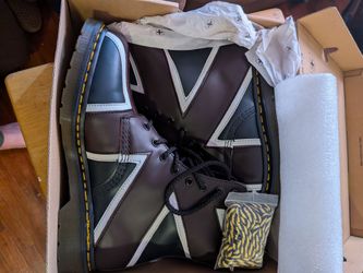 Dr. Martens union Jack size 11