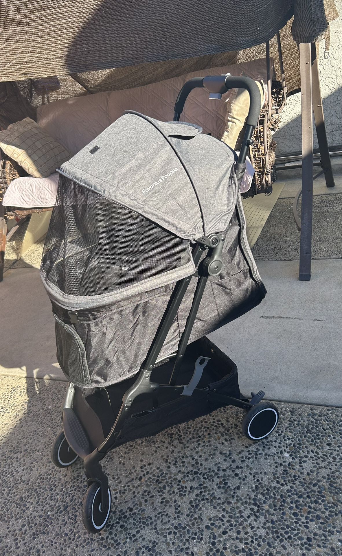 Dog stroller