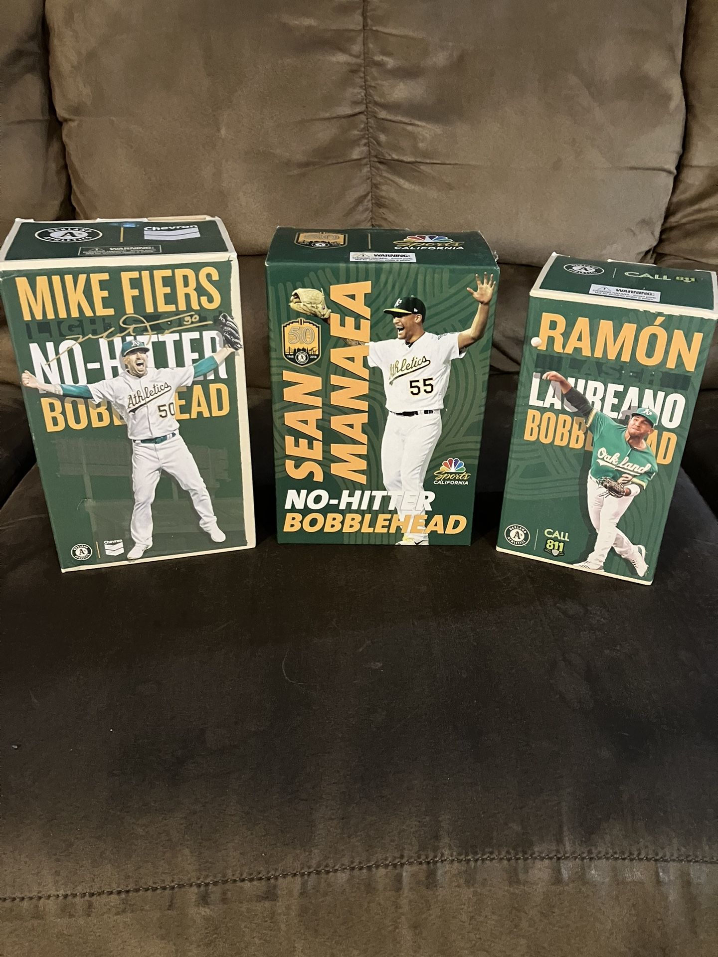 OAKLAND A’s BOBBLE HEAD SET (3)
