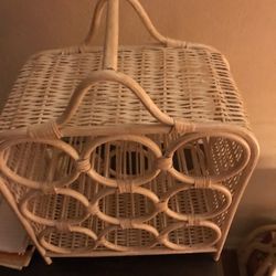 WICKER VINTAGE WINE RACK
