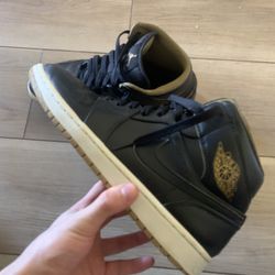 Air Jordan 1 Mid Size 9