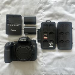 Canon 70D DSLR Package