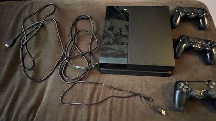 Sony PlayStation 4 PS4 500GB Black Wi-Fi 1080p w/ 3 Controllers & Cables