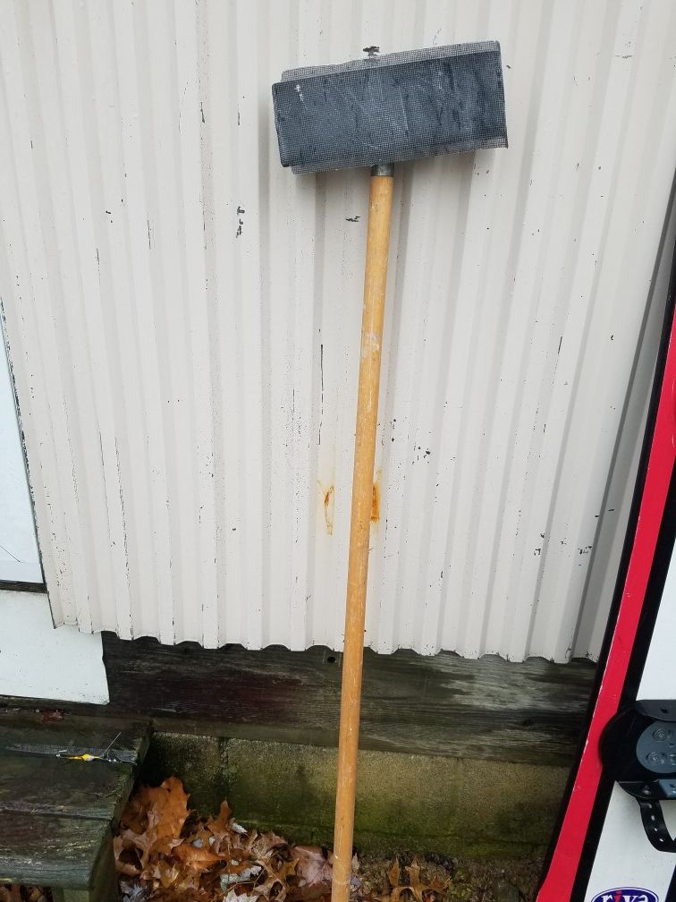 Drywall pole sander head