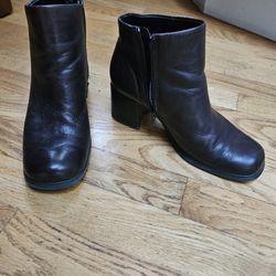 White Mountain Leather Boots