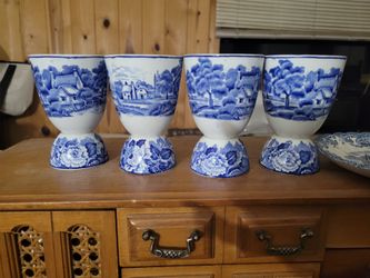 4 Vintage egg cups